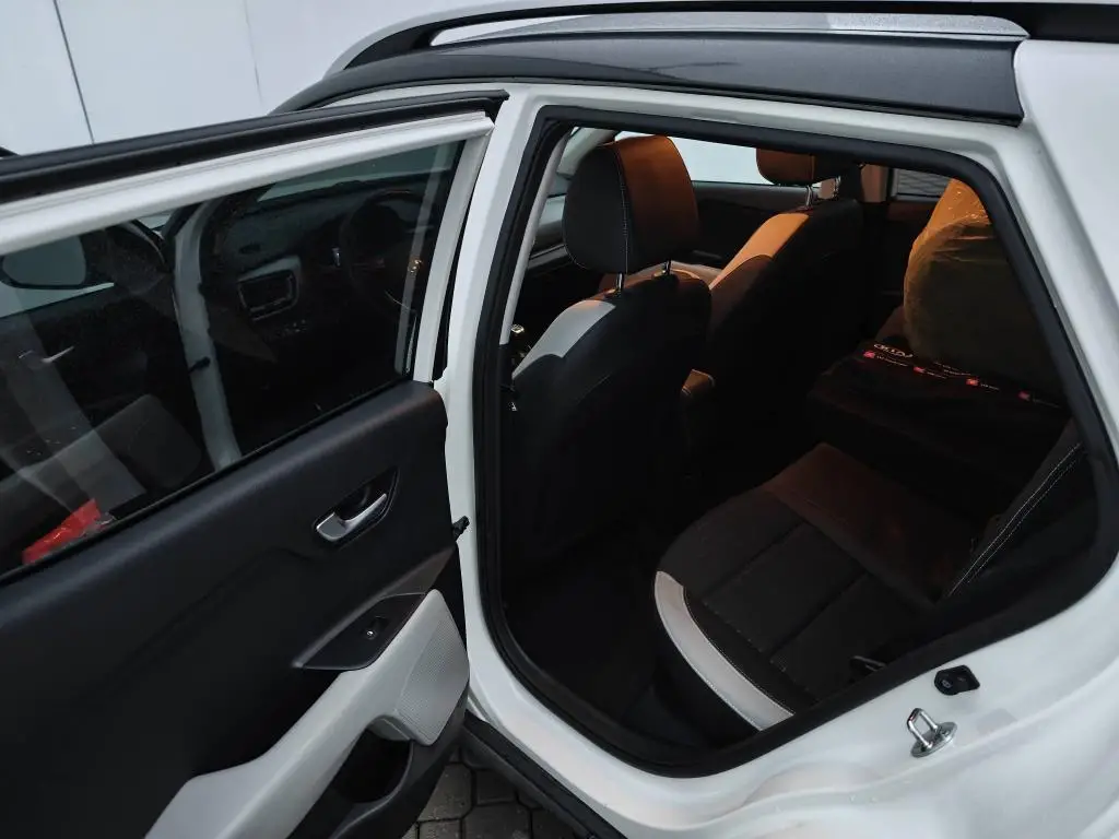 KIA Stonic SE Premium + ADAS+ 1,4 CVVT / 74kW