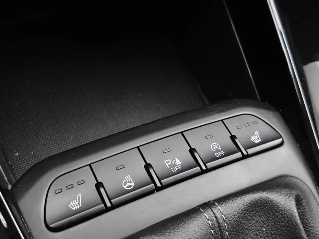 KIA Stonic SE Premium + ADAS+ 1,4 CVVT / 74kW