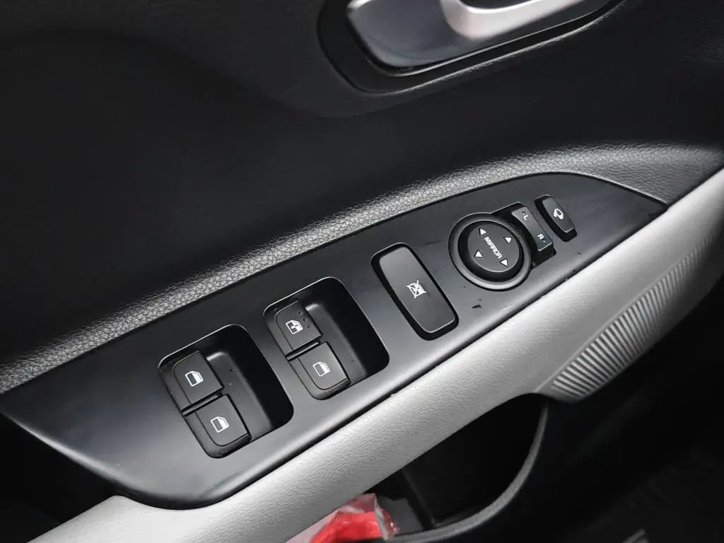 KIA Stonic SE Premium + ADAS+ 1,4 CVVT / 74kW