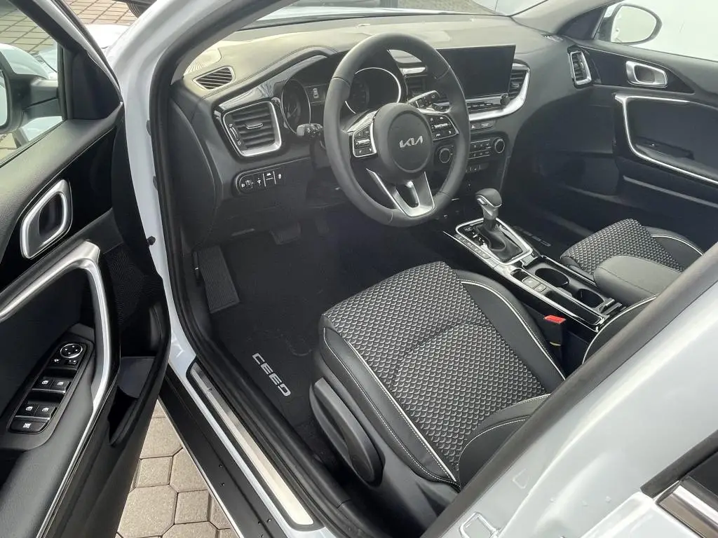 KIA XCeed EXCLUSIVE 7DCT 1,6 T-GDi / 110kW