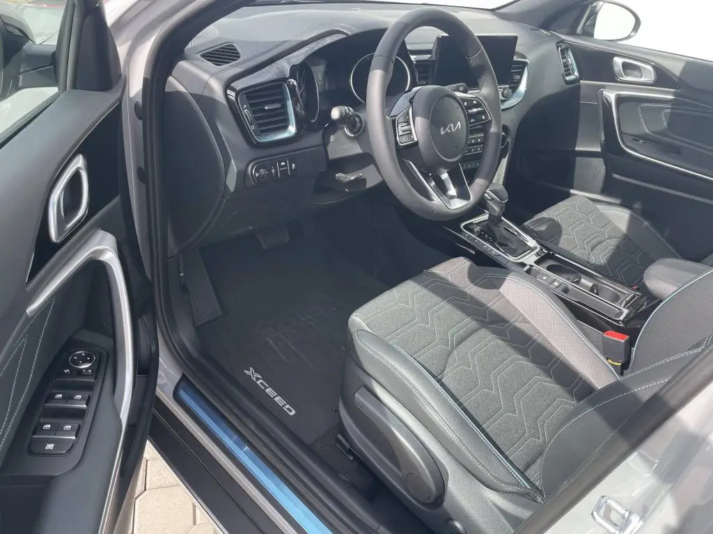 KIA XCeed STEEL EDITION 7DCT 1,6 T-GDi / 110kW