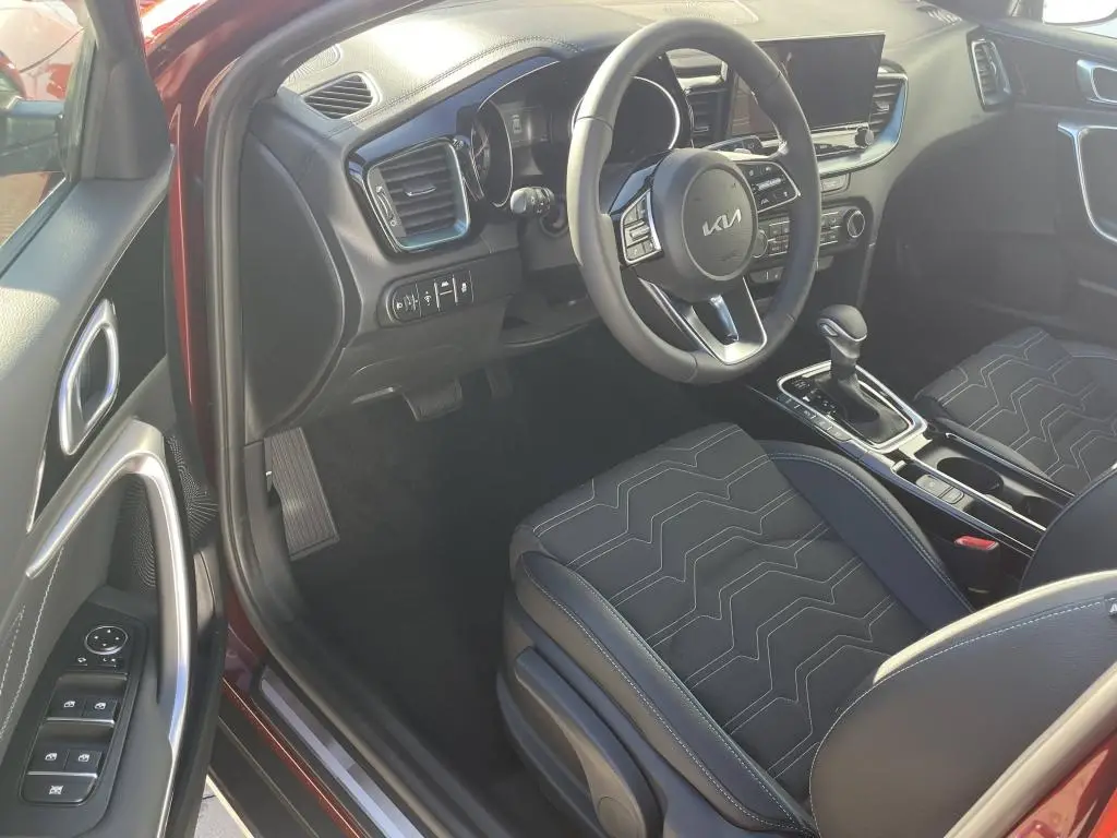 KIA XCeed STEEL EDITION 7DCT 1,6 T-GDi / 110kW