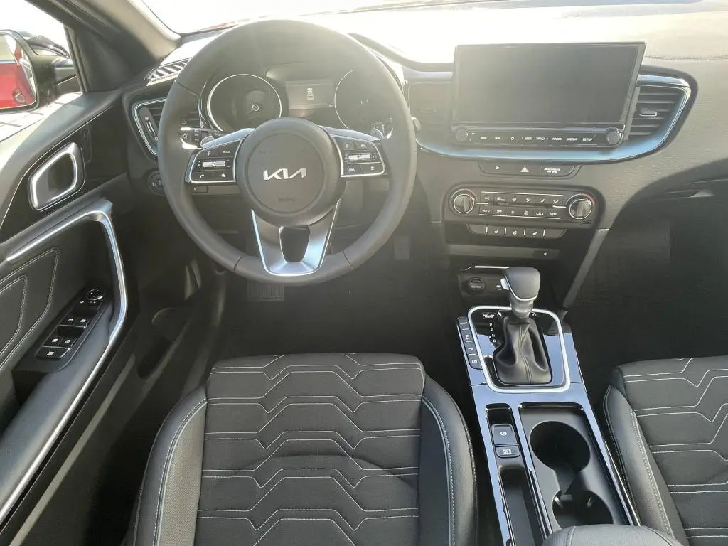 KIA XCeed STEEL EDITION 7DCT 1,6 T-GDi / 110kW
