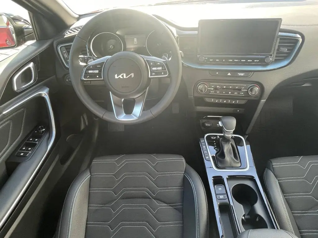 KIA XCeed STEEL EDITION 7DCT 1,6 T-GDi / 110kW
