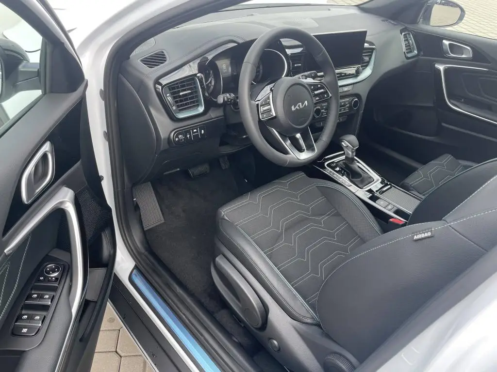 KIA XCeed STEEL EDITION 7DCT 1,6 T-GDi / 110kW