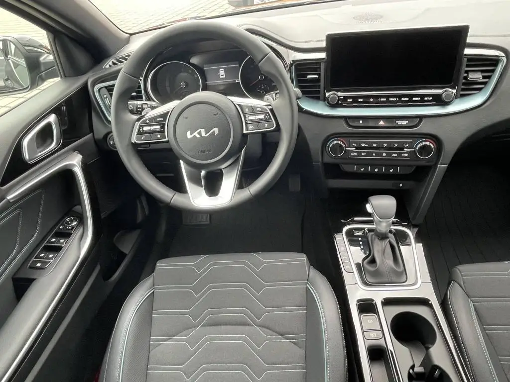 KIA XCeed STEEL EDITION 7DCT 1,6 T-GDi / 132kW