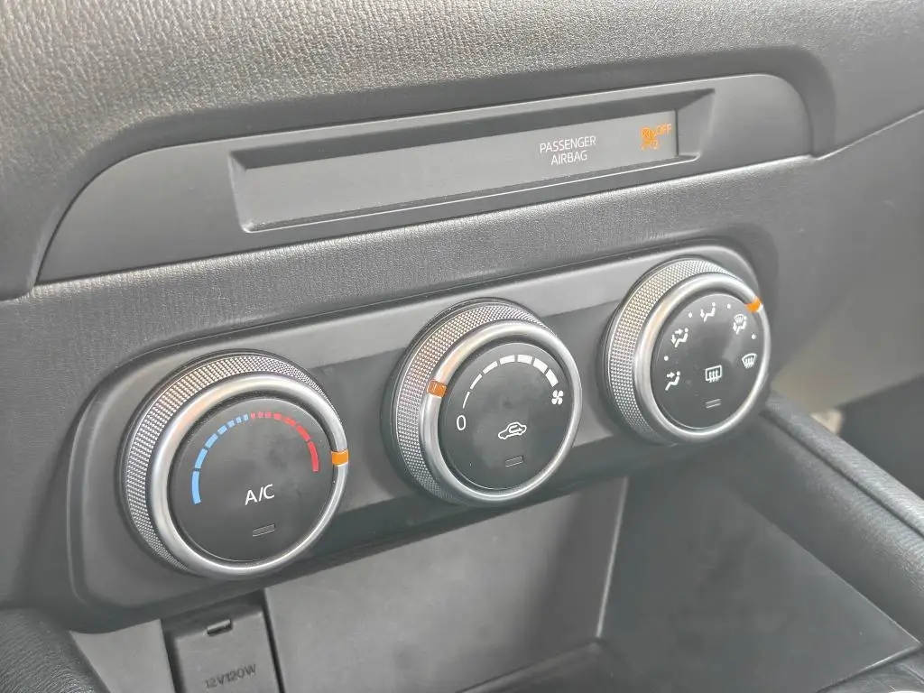 Mazda CX-3 Mazda CX-5  / 121kW