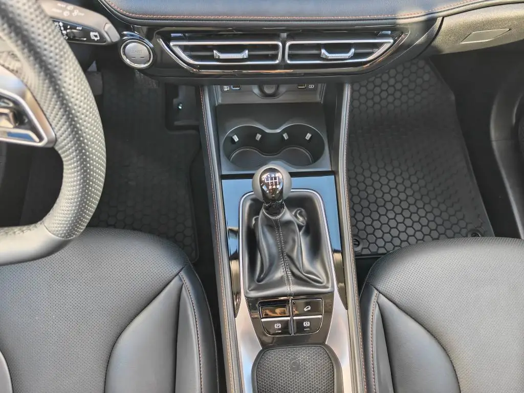 MG HS EXCLUSIVE 6MT 1,5TGI / 125kW