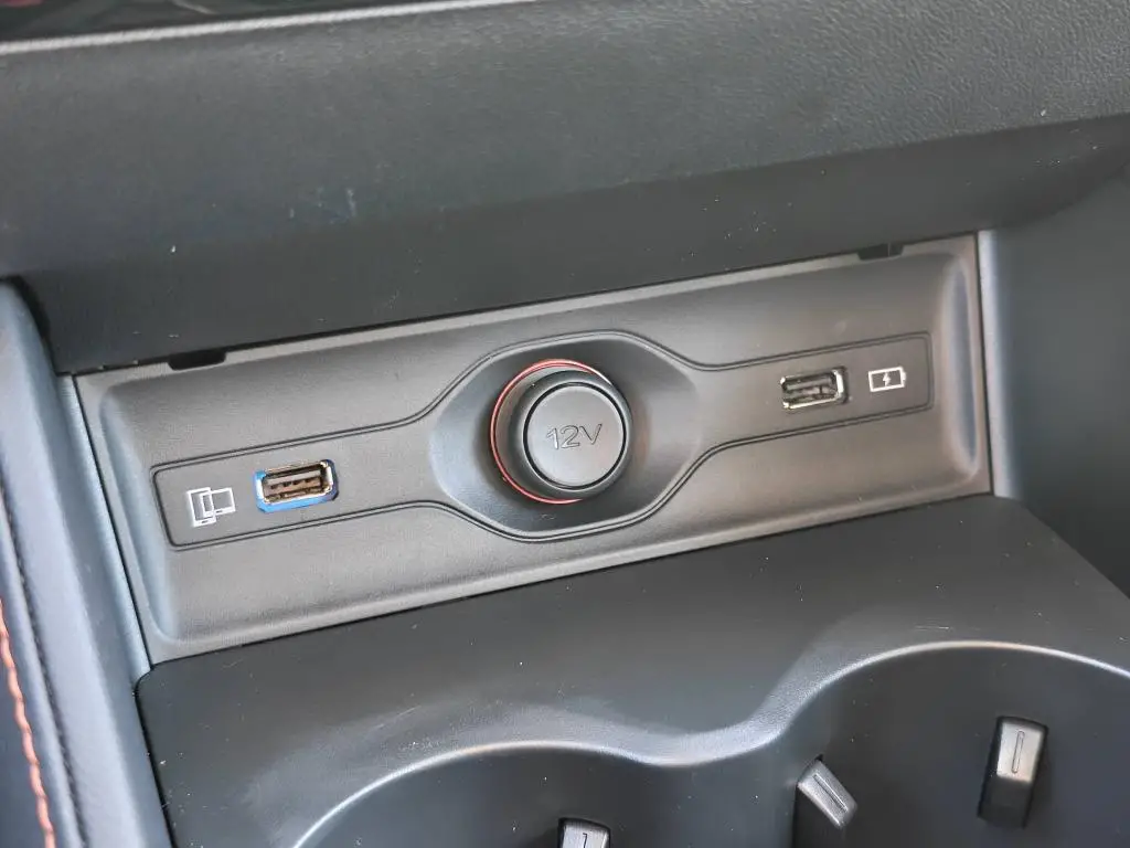 MG HS EXCLUSIVE 6MT 1,5TGI / 125kW