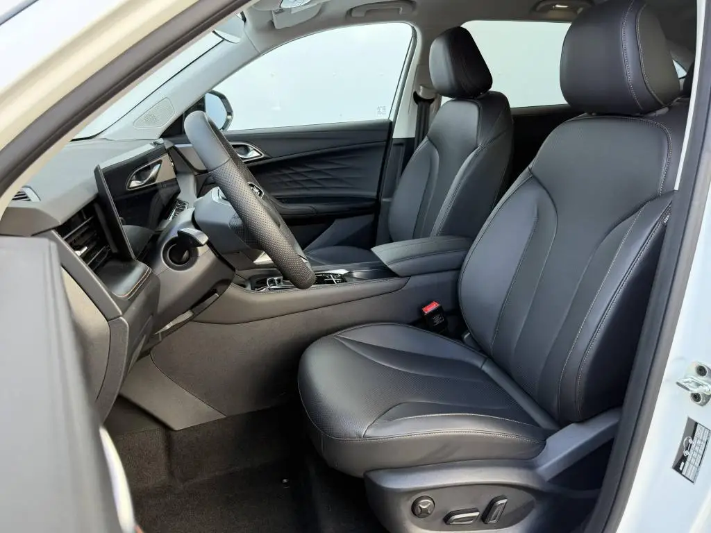 MG HS EXCLUSIVE HEV 1,5TGI / 165kW