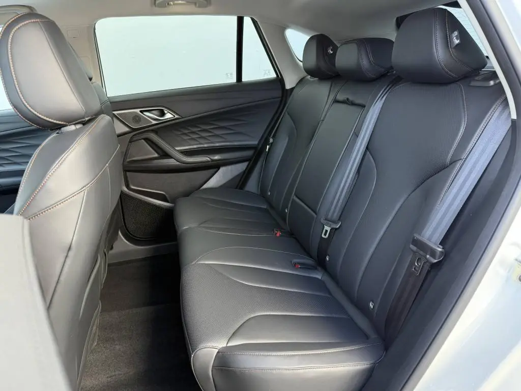 MG HS EXCLUSIVE HEV 1,5TGI / 165kW