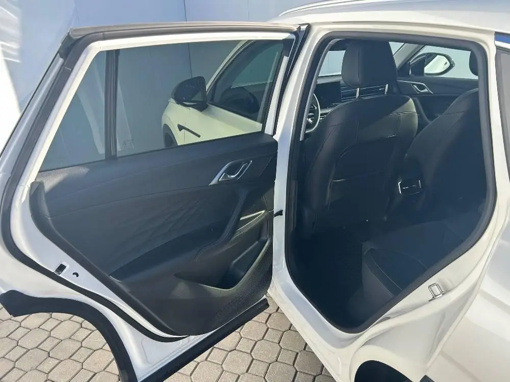 MG HS EXCLUSIVE HEV 1,5TGI / 165kW