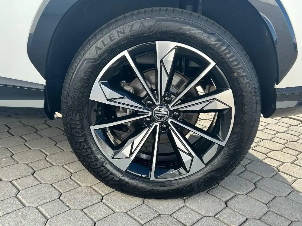 MG HS EXCLUSIVE HEV 1,5TGI / 165kW