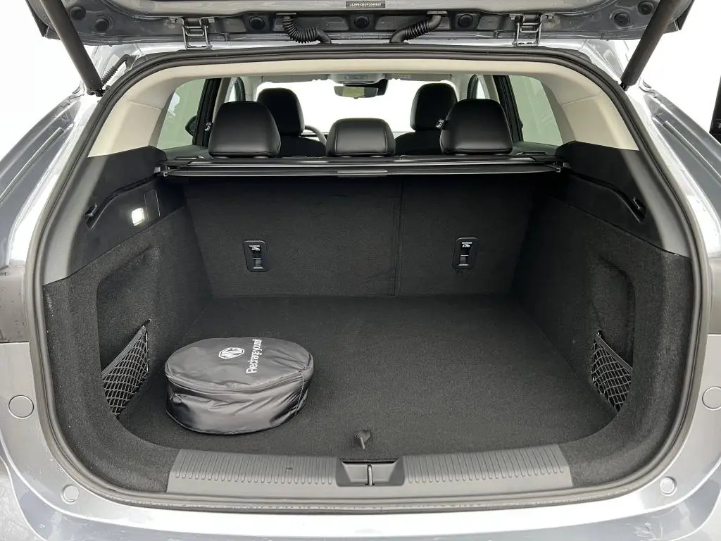 MG HS EXCLUSIVE PHEV 1,5TGI AT / 200kW