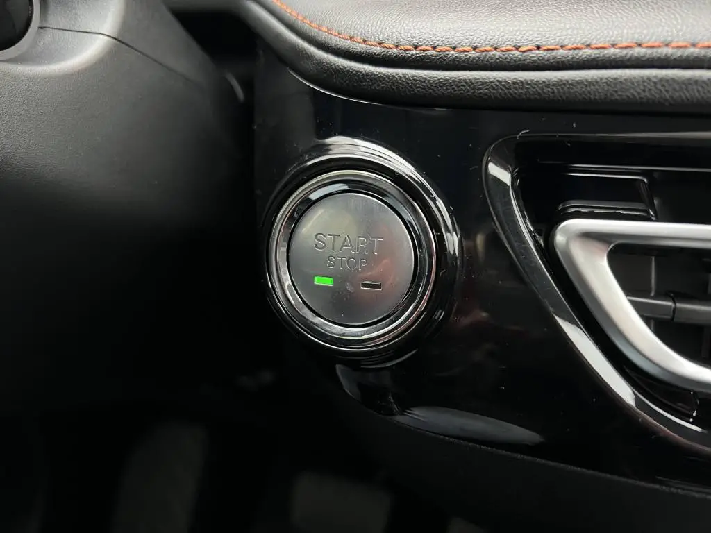MG HS EXCLUSIVE PHEV 1,5TGI AT / 200kW