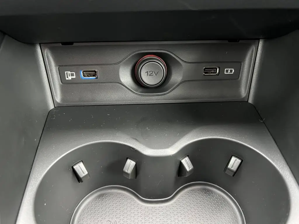 MG HS EXCLUSIVE PHEV 1,5TGI AT / 200kW