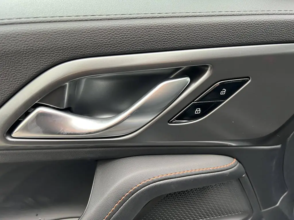 MG HS EXCLUSIVE PHEV 1,5TGI AT / 200kW