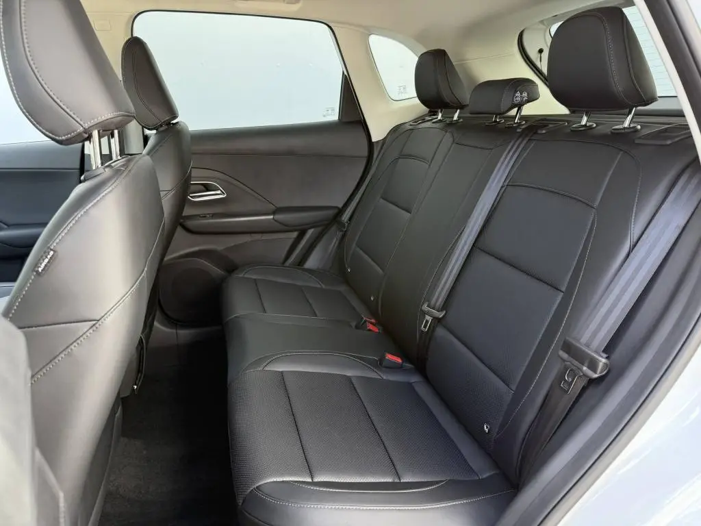 MG ZS ELEGANCE 5MP 1,5i / 85kW