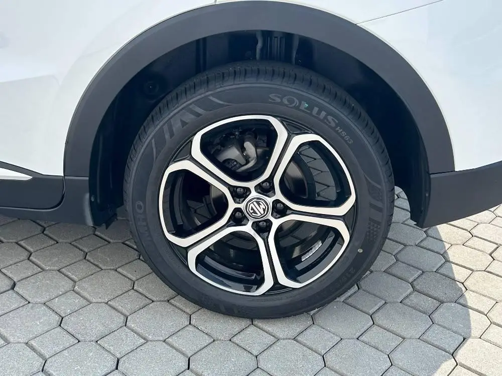 MG ZS ELEGANCE 5MP 1,5i / 85kW