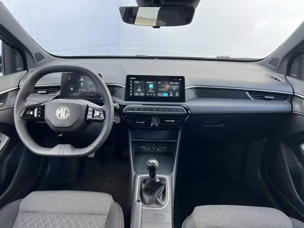MG3 ELEGANCE 5MT 1,5i / 85kW
