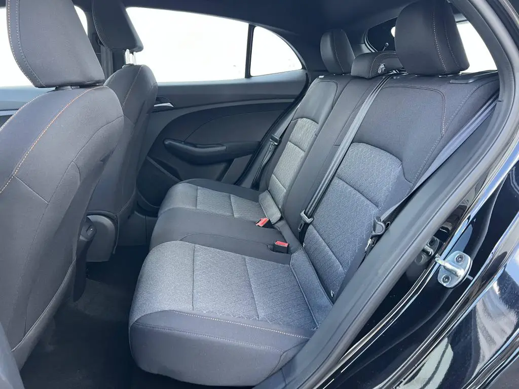 MG3 ELEGANCE 5MT 1,5i / 85kW