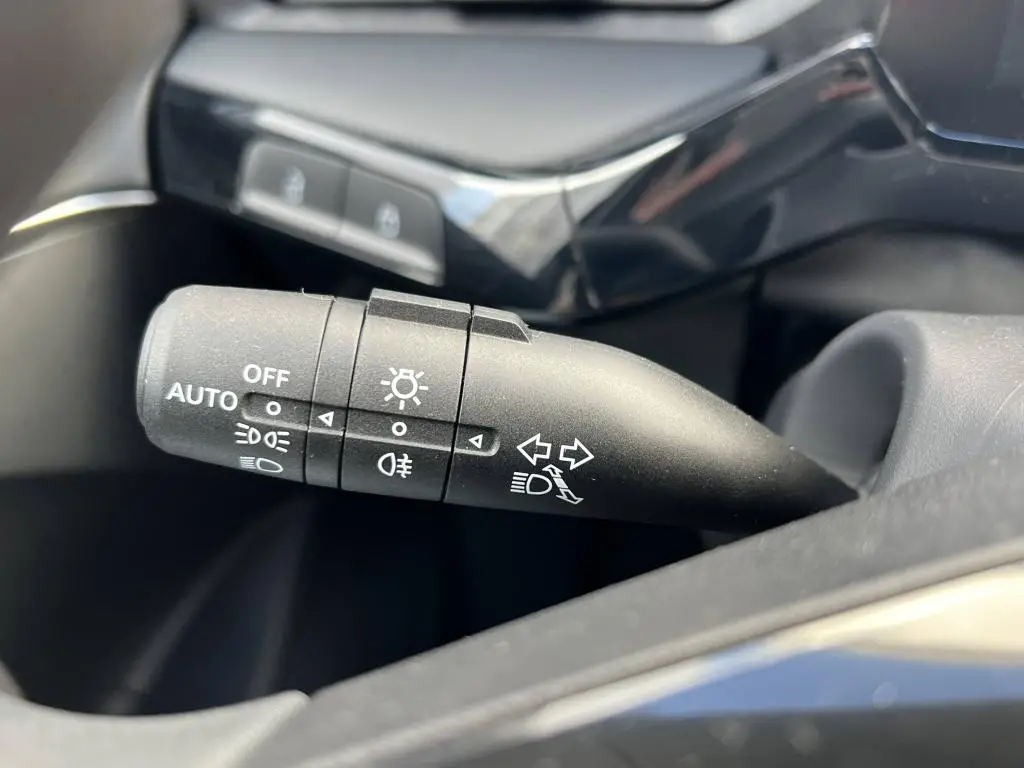 MG3 ELEGANCE 5MT 1,5i / 85kW