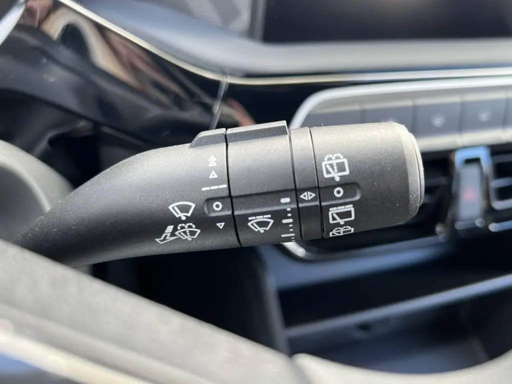 MG3 ELEGANCE 5MT 1,5i / 85kW