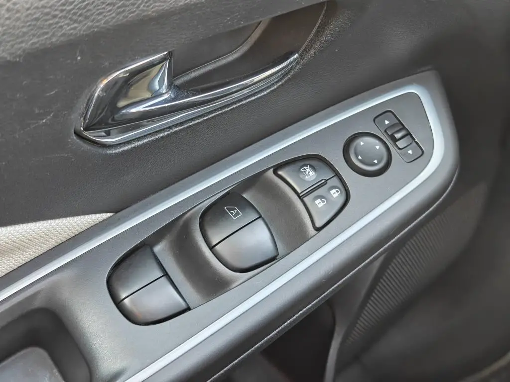 Nissan Micra Micra 0,9 i 1,0 / 66kW