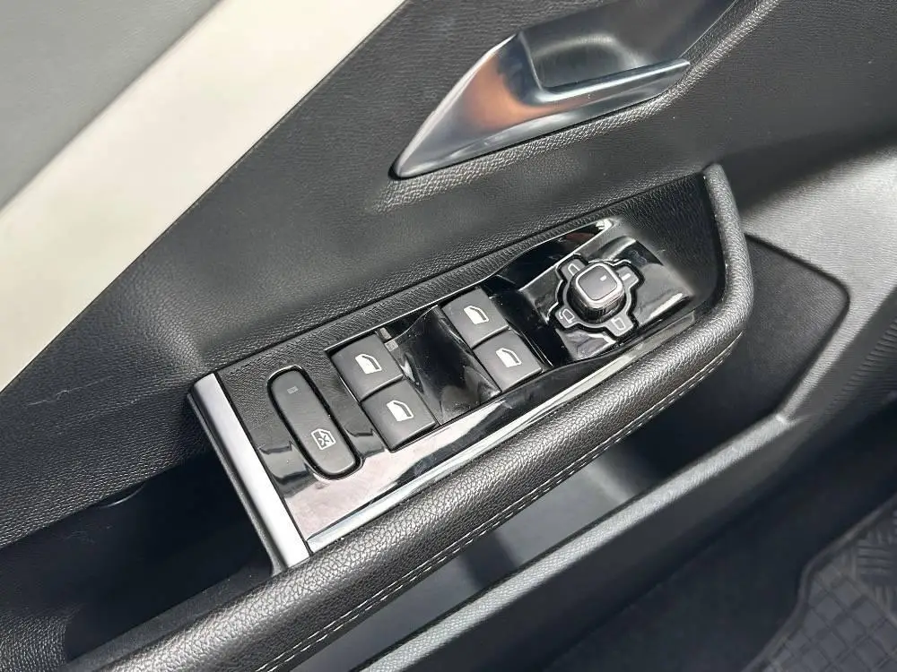 Opel Astra Elegance AT8 1,2 TURBO / 96kW