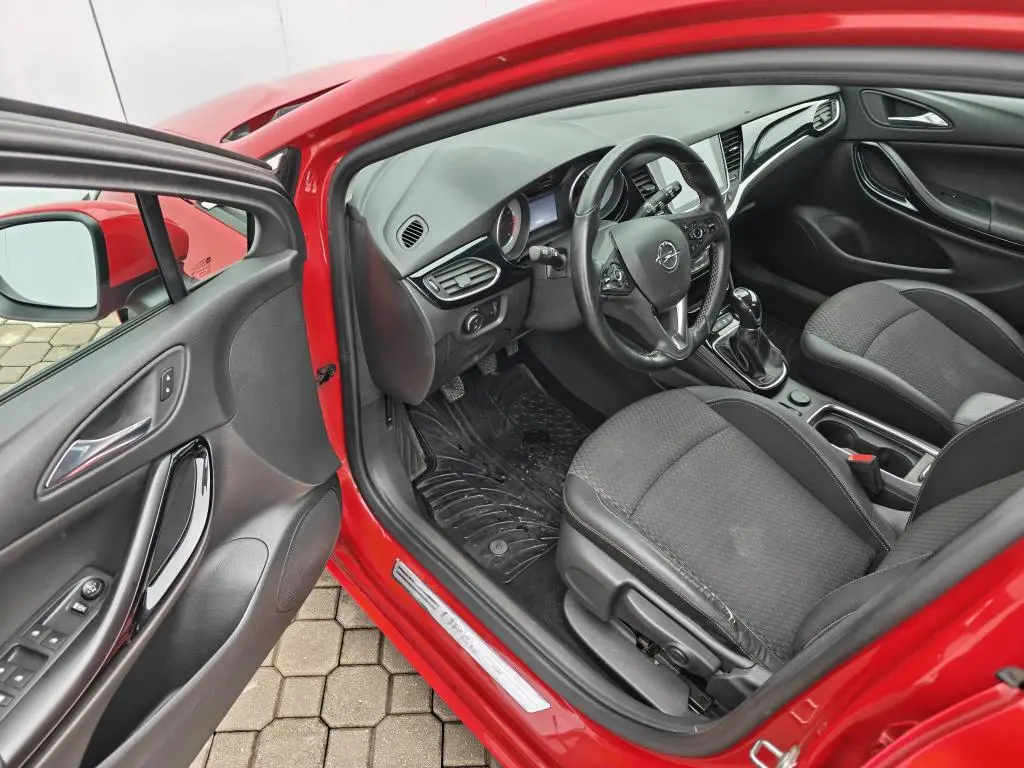 Opel Astra Opel Astra 1,4 Turbo 110kW 1,4T / 110kW