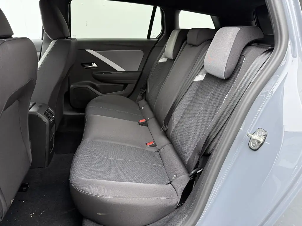 Opel Astra ST Edition MT6 1,2 TURBO / 96kW