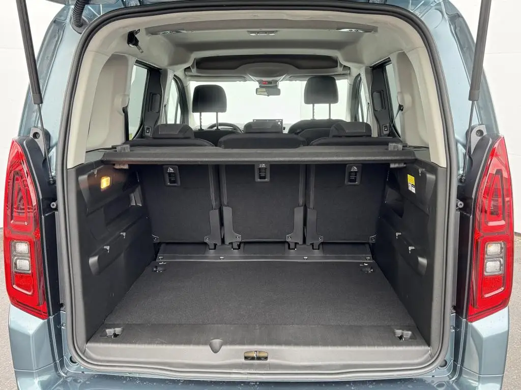 Opel Combo  Combi Edition Plus L1 AT8 1,5 CDTi / 96kW