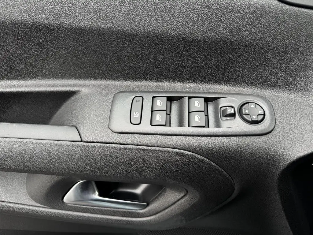 Opel Combo  Combi Edition Plus L1 AT8 1,5 CDTi / 96kW