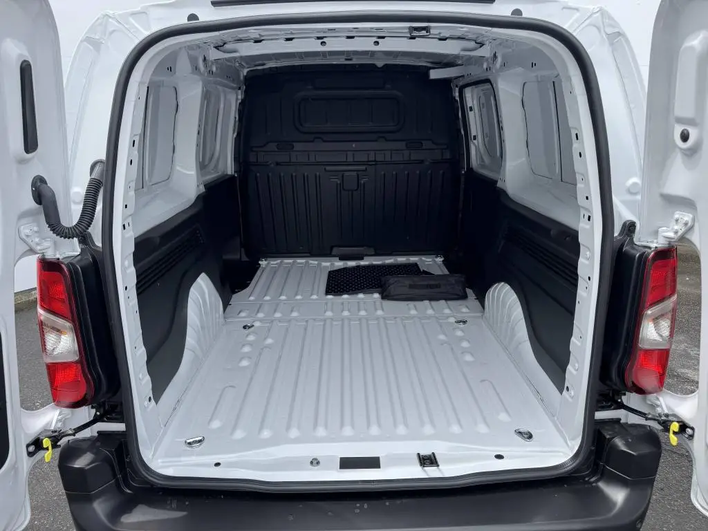 Opel Combo Van L2 (XL) 1.5 CDTi 102k MT6 1,5 CDTi / 75kW