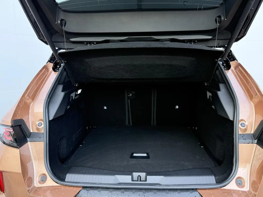 Opel Grandland GS Hybrid TURBO eDCT6 1.2 TURBO / 107kW