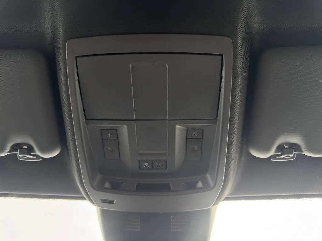Opel Grandland GS Hybrid TURBO eDCT6 1.2 TURBO / 107kW