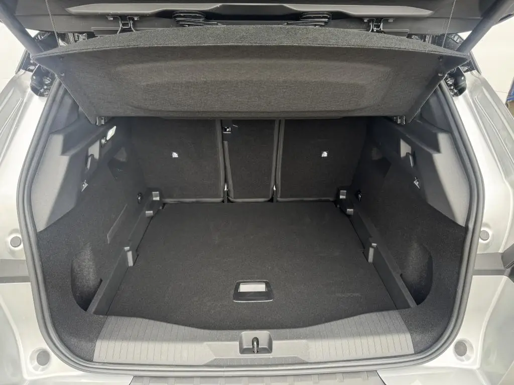 Opel Grandland GS Hybrid TURBO eDCT6 1.2 TURBO / 107kW