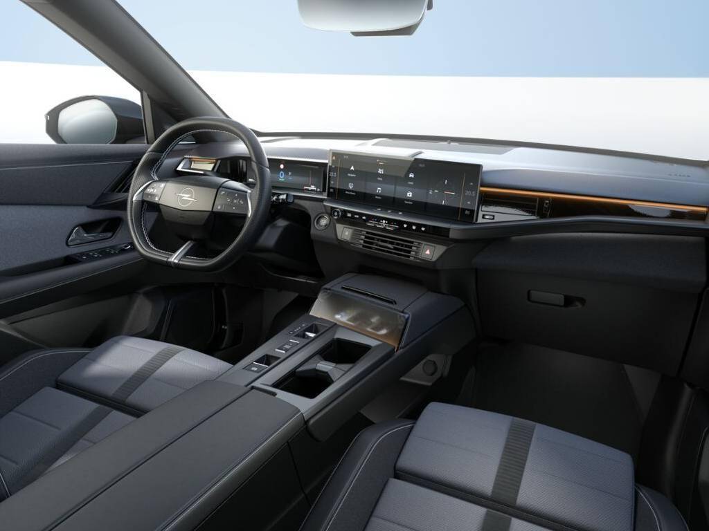 Opel Grandland Ultimate Hybrid TURBO eDCT6 1.2 TURBO / 107kW