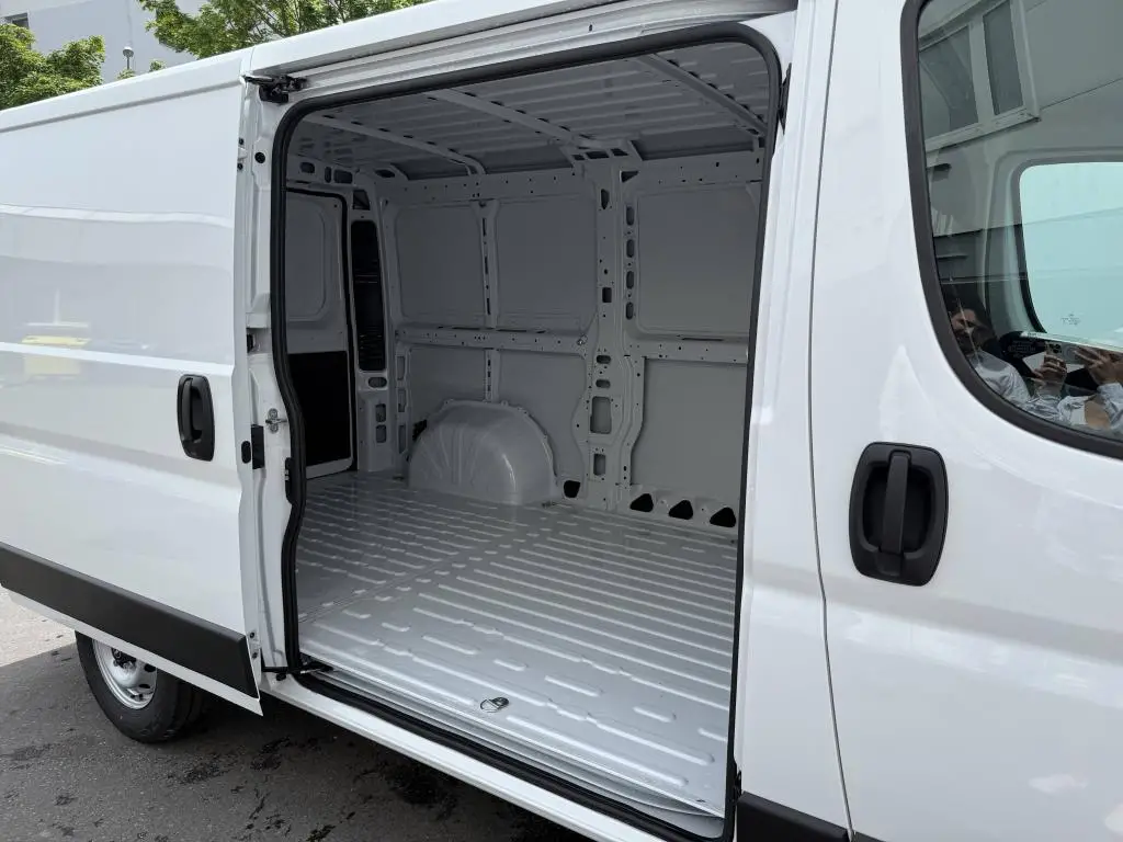 Opel Movano skříň L2H1 3000 6°MT 2,2 CDTi / 88kW