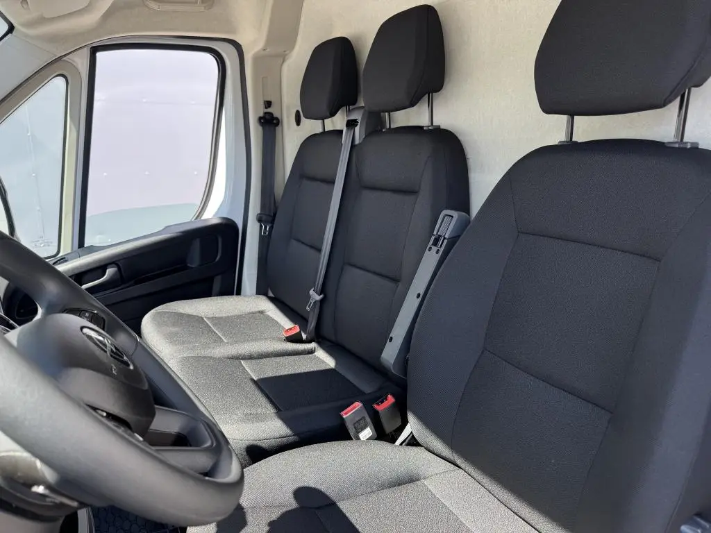 Opel Movano skříň L2H1 3000 6°MT 2,2 CDTi / 88kW
