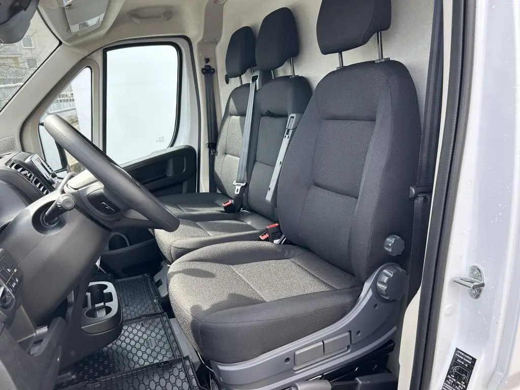 Opel Movano skříň L2H1 3000 6°MT 2,2 CDTi / 88kW