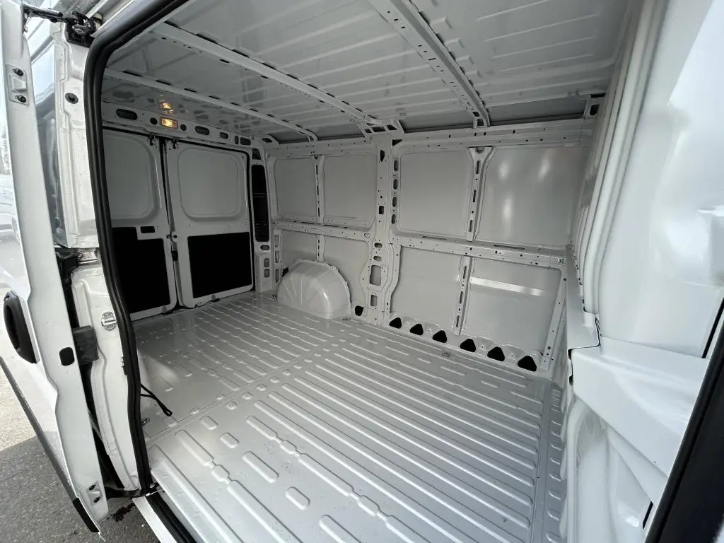 Opel Movano skříň L2H1 3000 6°MT 2,2 CDTi / 88kW