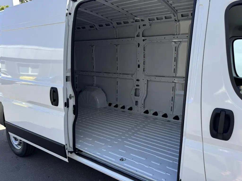 Opel Movano skříň L3H2 3500 6°MT 2,2 CDTi / 103kW