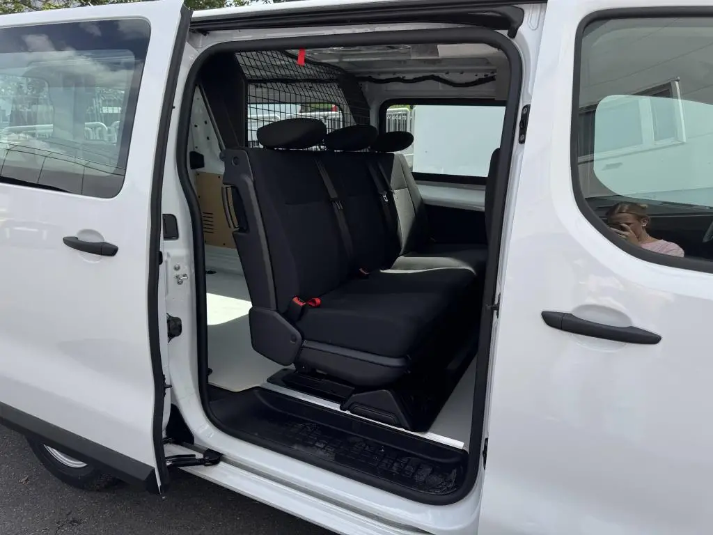 Opel Vivaro Crew Van L2 (L) Flexspace 2.2 CDTi / 110kW