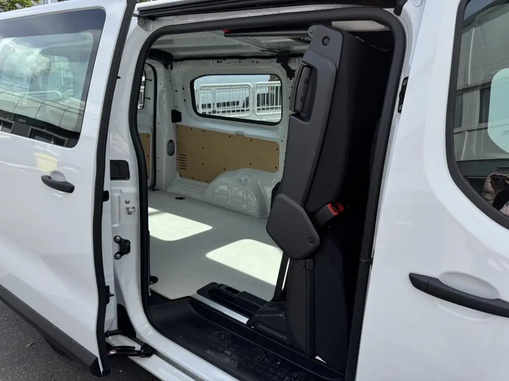 Opel Vivaro Crew Van L2 (L) Flexspace 2.2 CDTi / 110kW