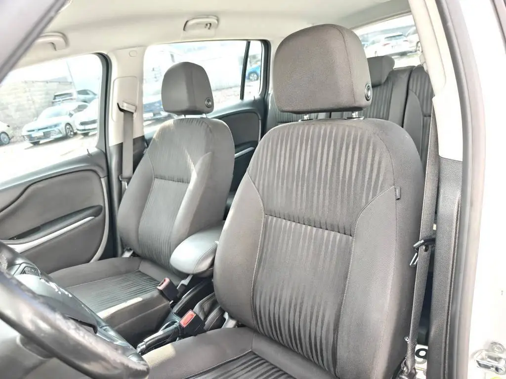 Opel Zafira Zafira 1,6 Turbo 100 kW Man. 1,6 Turbo / 100kW