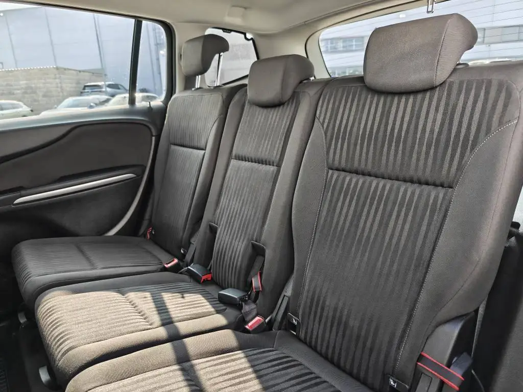 Opel Zafira Zafira 1,6 Turbo 100 kW Man. 1,6 Turbo / 100kW