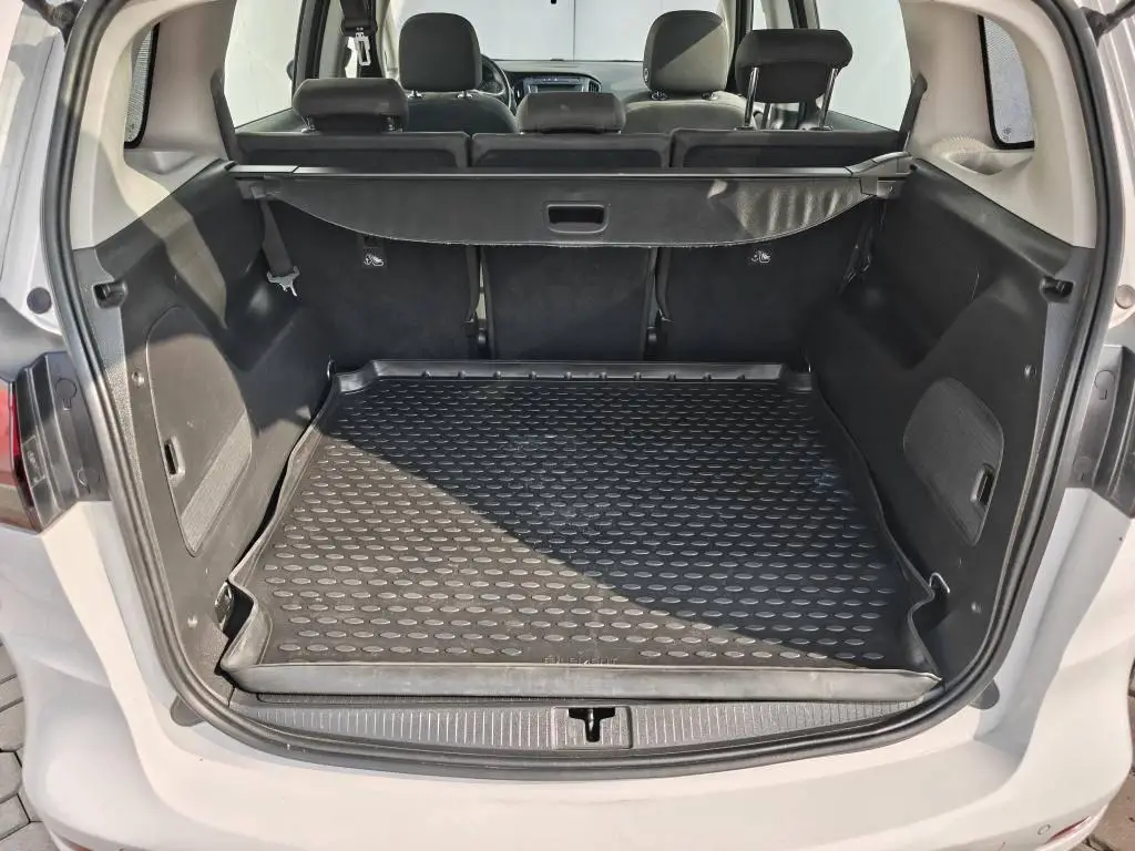 Opel Zafira Zafira 1,6 Turbo 100 kW Man. 1,6 Turbo / 100kW