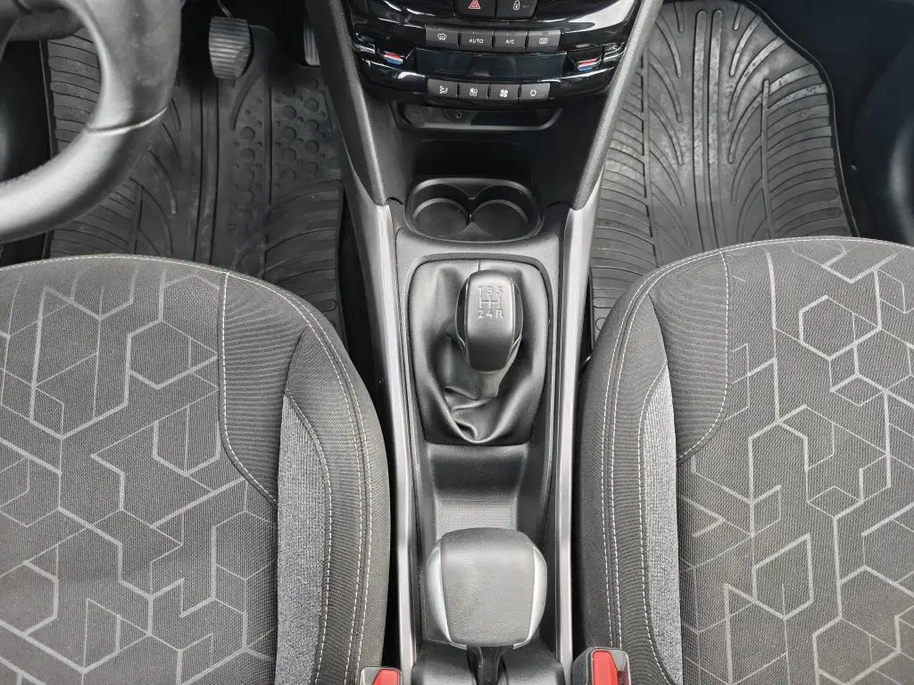 Peugeot 2008 ACTIVE 1.2 PureTech 110k S&S MAN5 1,2 PureTech / 81kW