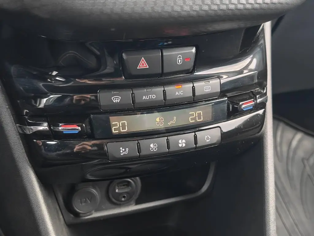 Peugeot 2008 ACTIVE 1.2 PureTech 110k S&S MAN5 1,2 PureTech / 81kW